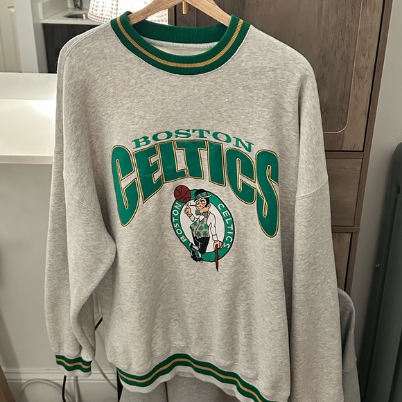 Abercrombie Oversized Celtics Sweatshirt - Picture 1 of 3